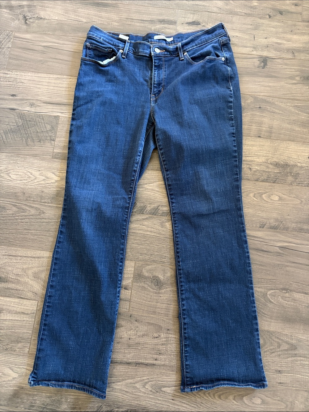 Levi’s classic bootcut Women’s Dark Blue Stretch Denim Jeans